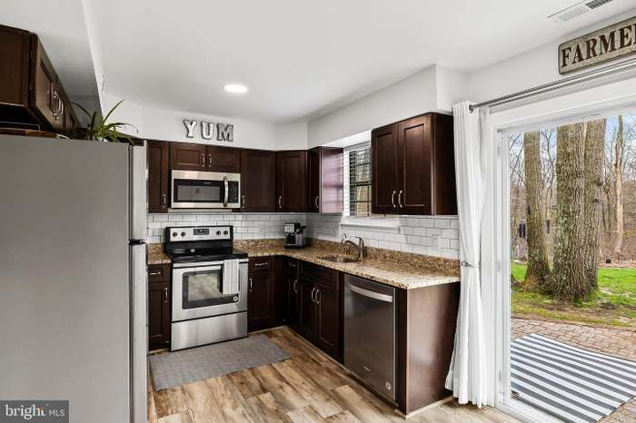 Building Photo - 7 Woodstream Ct