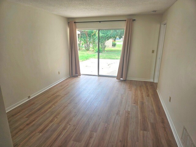 Building Photo - 8040 Canterbury Cir