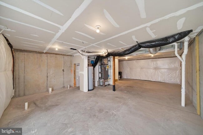 Building Photo - 18 Needle Ct