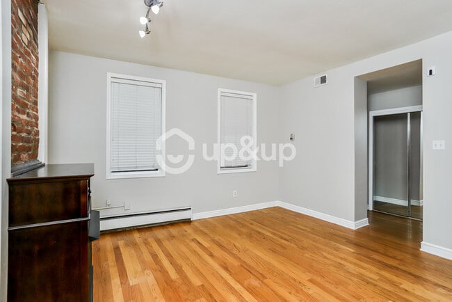 Building Photo - Fantastic 3bd/1.5ba home! Let yourself in!