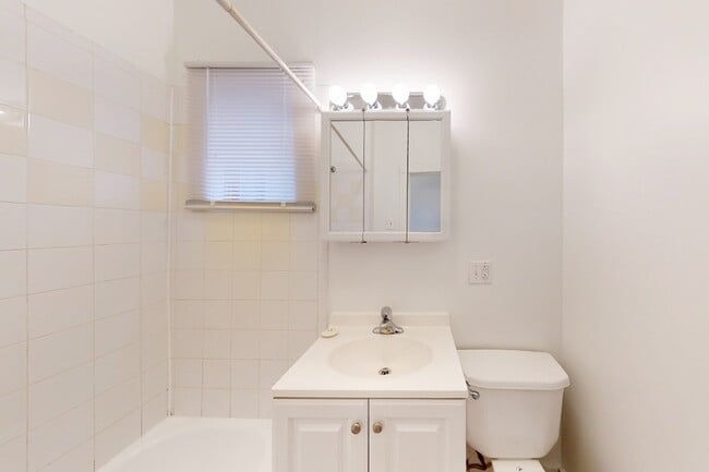 Floorplan - 5401-5403 S. Woodlawn Avenue