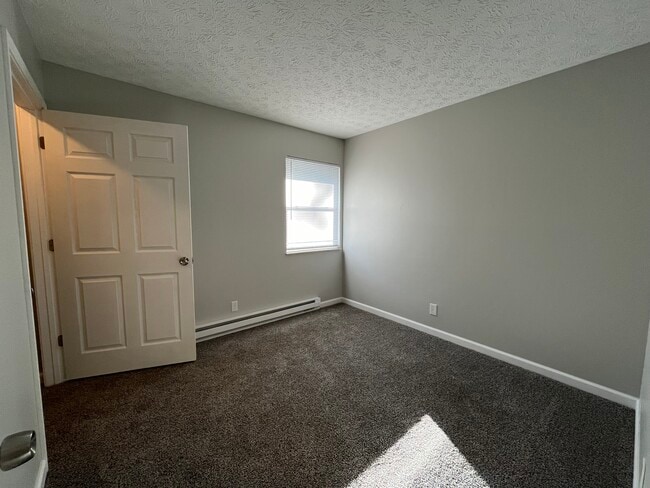 Building Photo - 208 Forest Ln