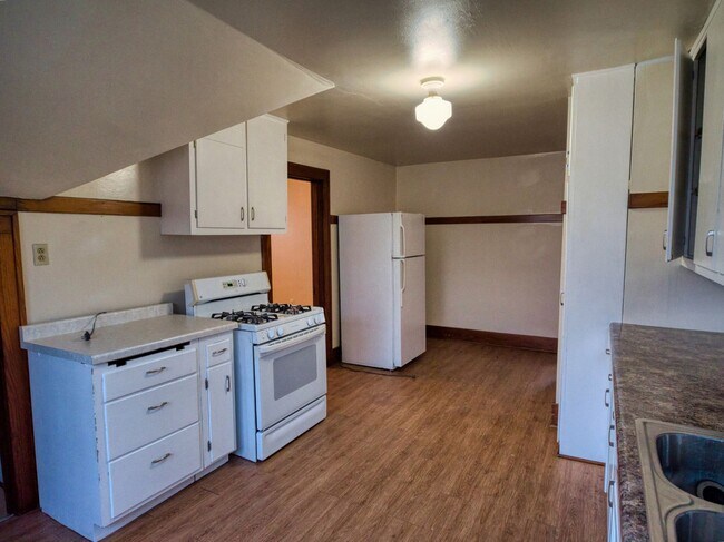 Building Photo - JNF 4932 W. Beloit Rd.