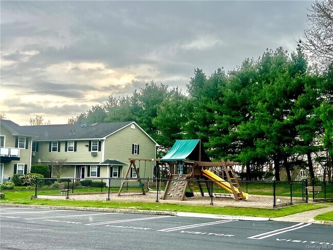 Building Photo - 100 Hillside Dr