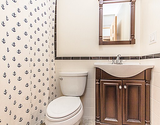 Building Photo - 137 Charles St