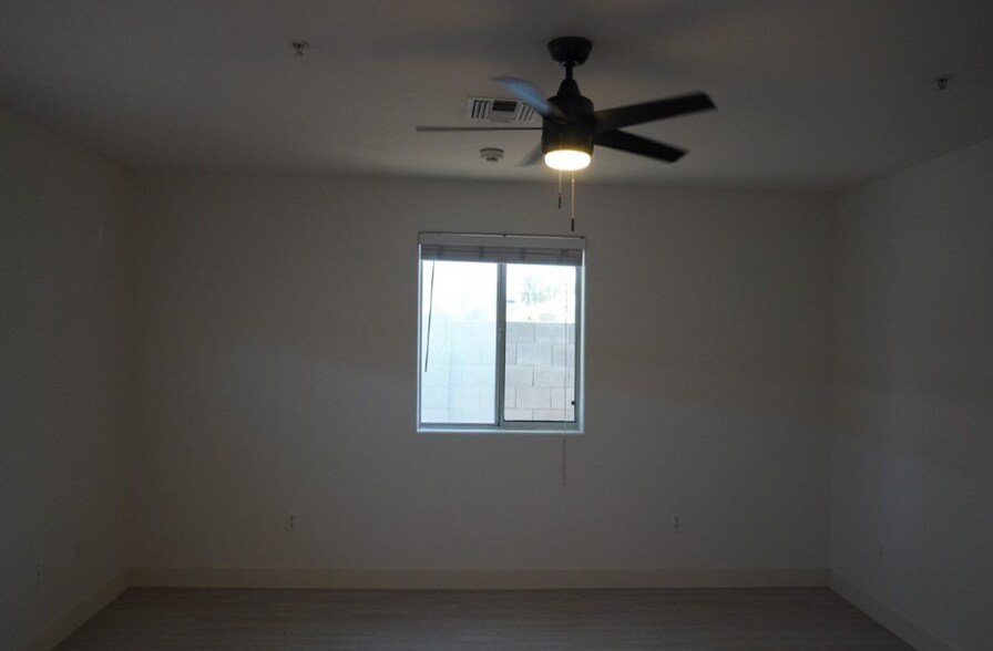 Building Photo - 1314 E Orange St