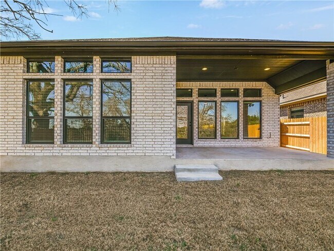 Building Photo - 2621 Franciscana Way