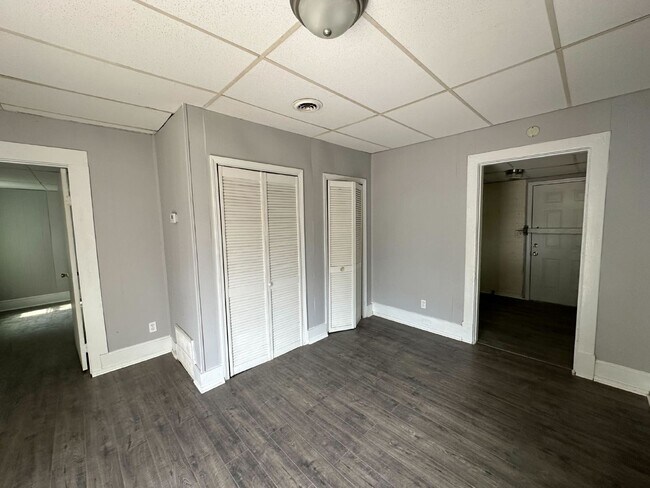 Building Photo - "3-Bedroom Home on Larkwood Ave – Spacious...