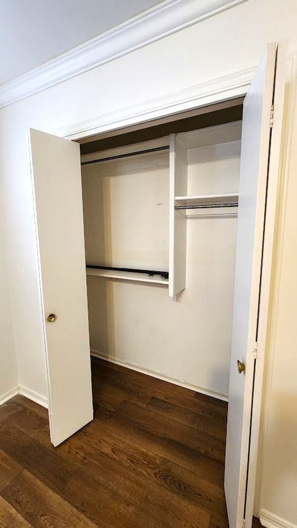 Building Photo - Beautiful 3 Bed 2 Bath Corner Lot