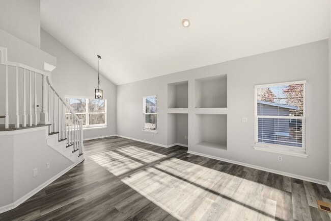 Building Photo - Beautiful Stroh Ranch 4 Bedroom, 2.5 Bath Home, Brand New Kitchen Appliances READY TODAY!