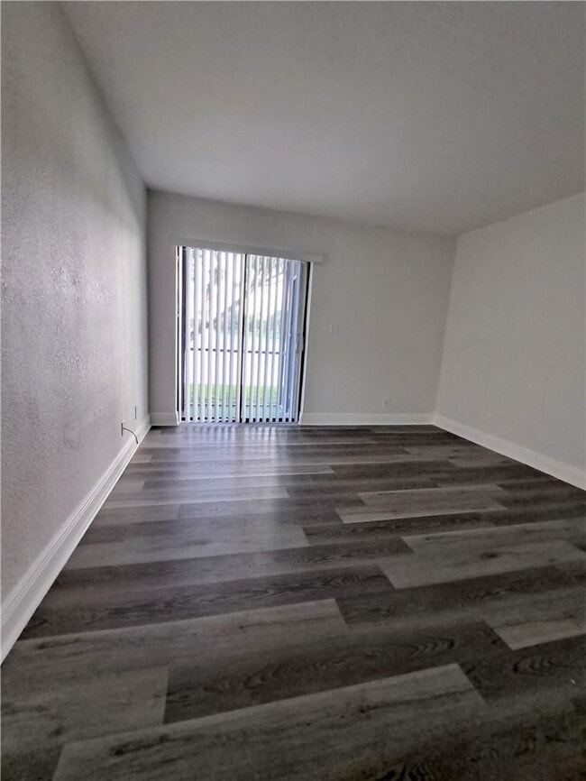 Building Photo - 9838 Nob Hill Ct