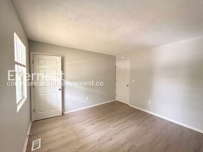 Building Photo - 263 Elm Forest Way