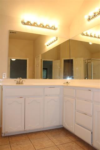 Building Photo - 10212 Red Bluff Ln