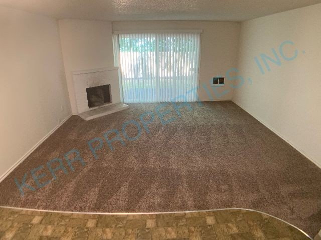 Building Photo - 3031 NE Juniper Ave