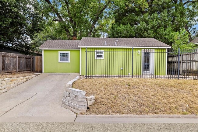 Building Photo - 75 Pedernales St