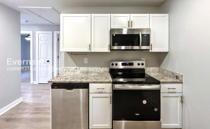 Building Photo - 1728 17th Ave N