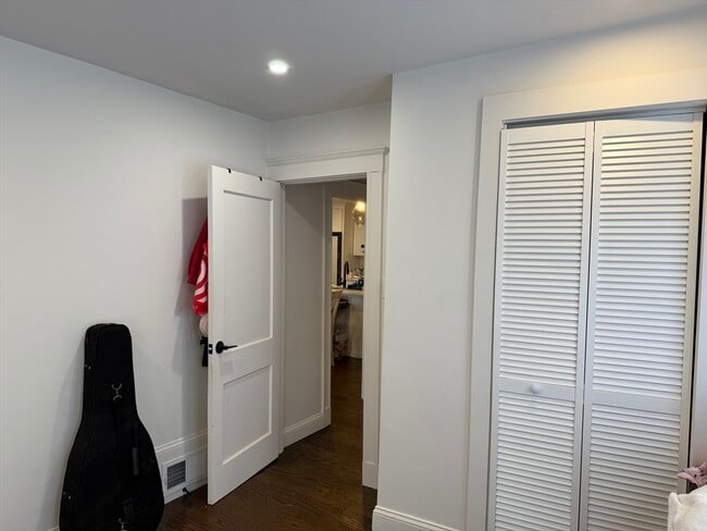 Building Photo - 45 Randlett St