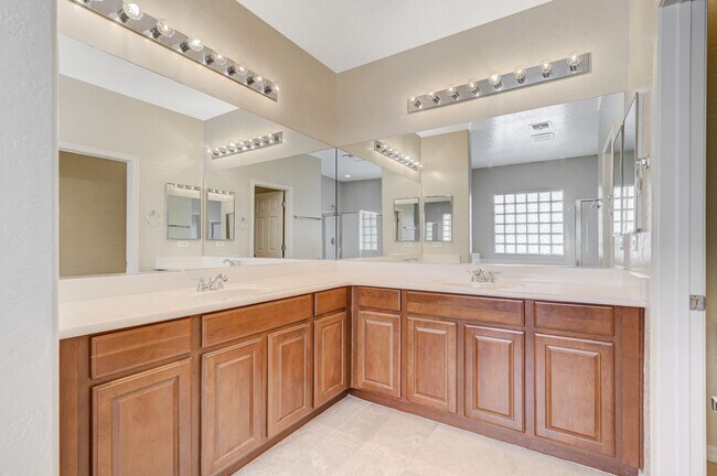 Building Photo - 4 Bedroom Home in Silverstone Ranch / No Rear Neighbors!