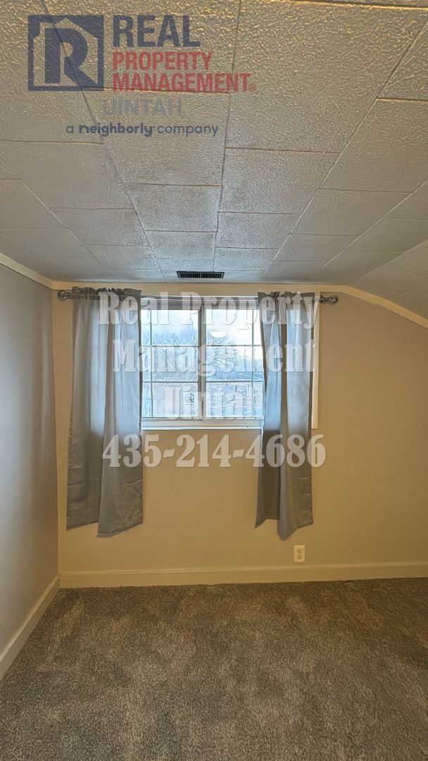 Building Photo - RING IN THE NEW YEAR WITH THIS 4 bedroom 2...