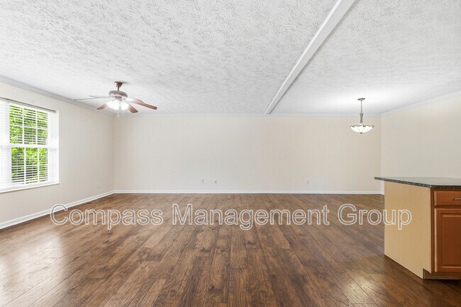 Building Photo - 1690 River Bend Rd
