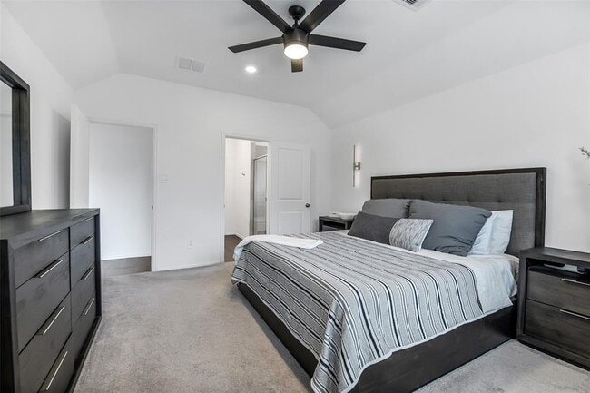 Building Photo - 17018 Westmoreland Promenade Pl