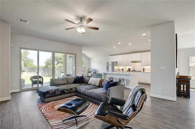 Building Photo - 416 Peakside Cir