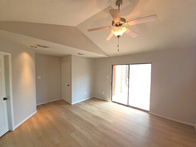 Building Photo - 25 N Mossrock Rd