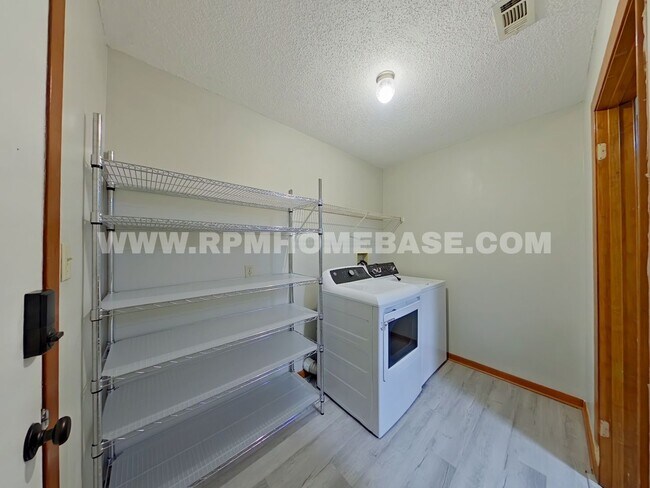 Building Photo - Move-In Special | Charming 3-Bedroom Corner Lot Home with Spacious Backyard and Convenient Location