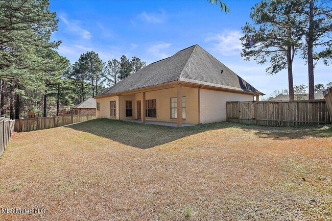 Building Photo - 132 Hartfield Dr