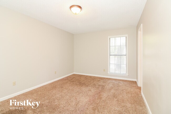 Building Photo - 4630 Sandy Park Dr