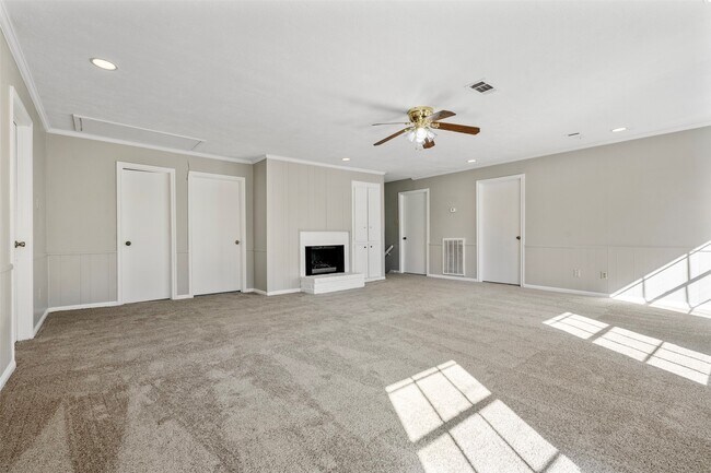 Building Photo - 4106 Cypress Hill Dr