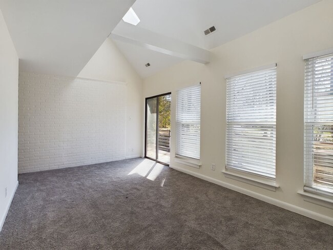 Building Photo - 8440 Scottingham Dr