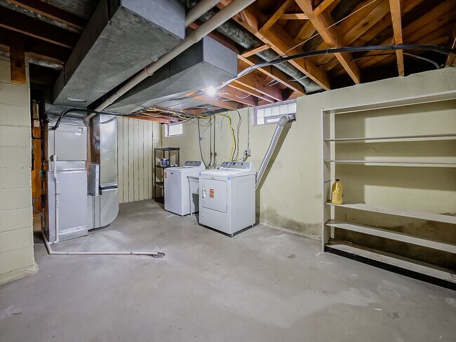 Building Photo - AVAILABLE NOW! Beautifully Updated 3-Bedroom Home with High-End Finishes!