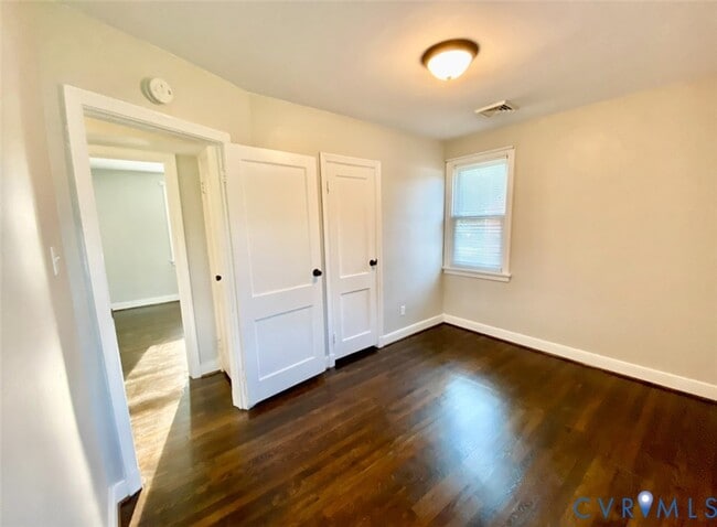 Building Photo - 26 Eastlake Dr