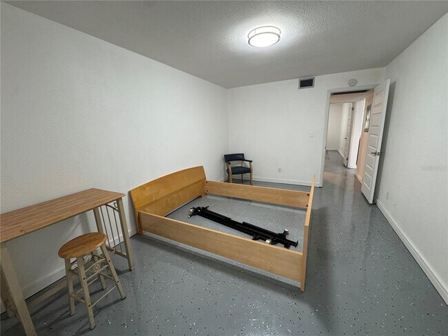 Building Photo - 5720 13th Ave N