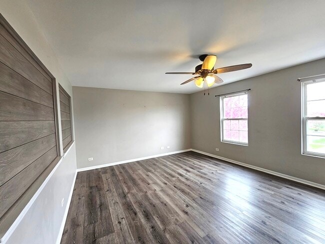 Building Photo - 306 Parkside Dr