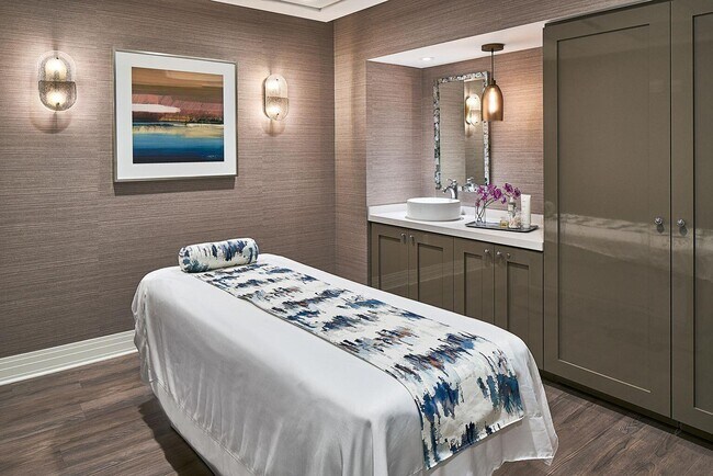 Building Photo - 10891 Fairmont Village Dr