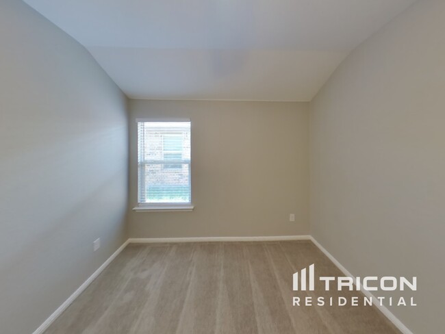 Building Photo - 809 Walls Blvd