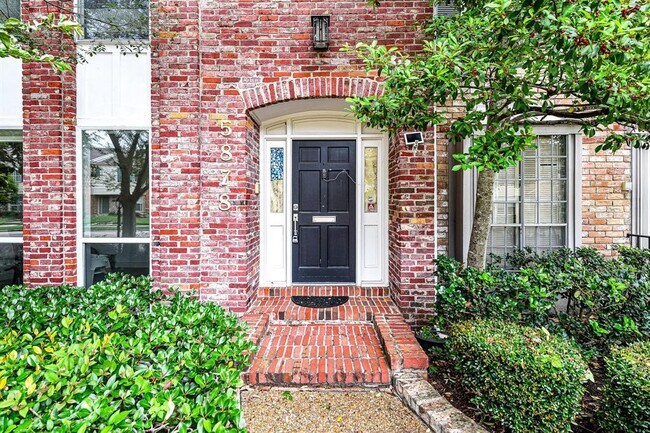 Building Photo - 5878 Valley Forge Dr