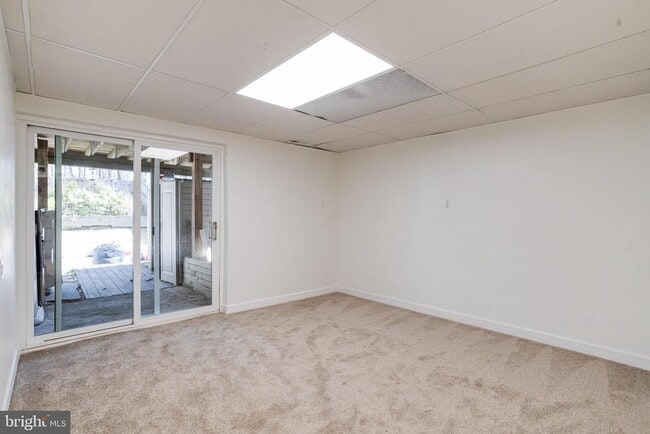 Building Photo - 8522 Pine Run Ct