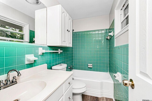 Building Photo - 8245 Rainbow Dr