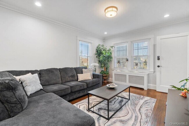 Building Photo - 9 George St