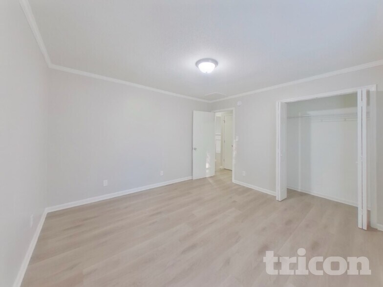 Building Photo - 6273 Branch Hill Cir