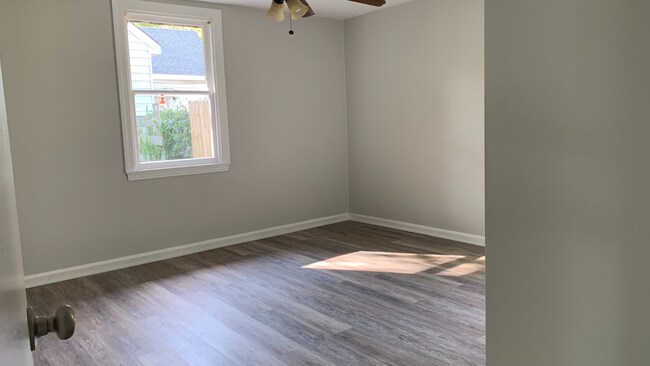 Building Photo - Coming soon!!!  1/2 off 1st full months re...