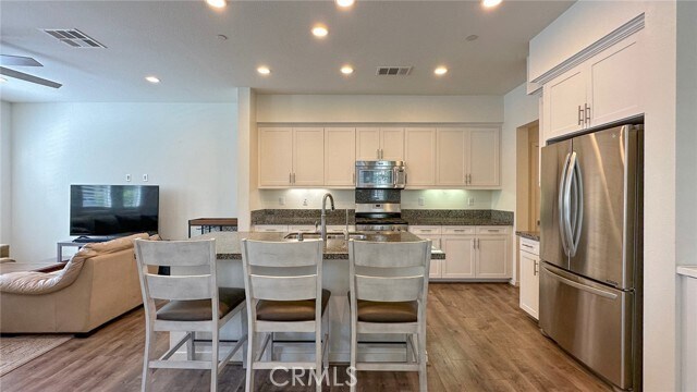 Building Photo - 92 Patria