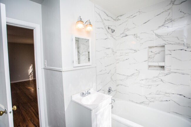 Building Photo - 2408 32nd St