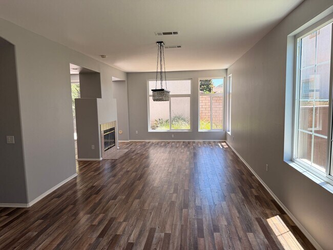 Building Photo - 2872 La Plata Dr