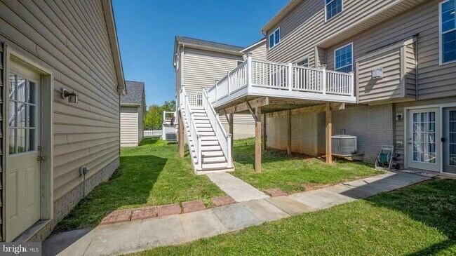 Building Photo - 11830 Steeplebush Dr