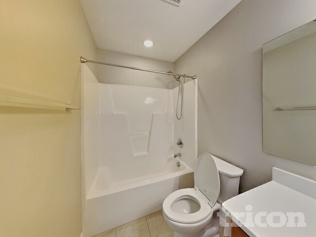 Building Photo - 200 Lattimore Rd