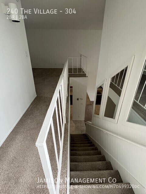 Building Photo - 240 The Vlg